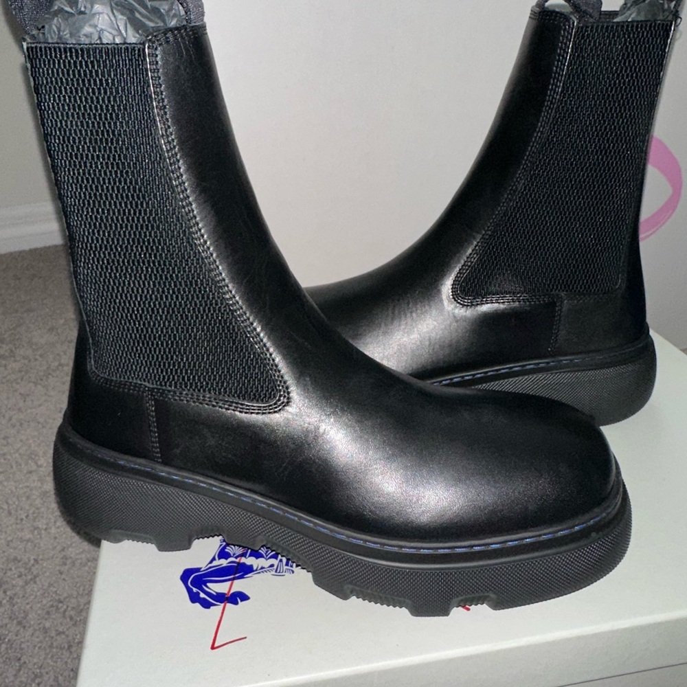 Burberry Black Leather Chelsea Boots - Picture 5 of 5